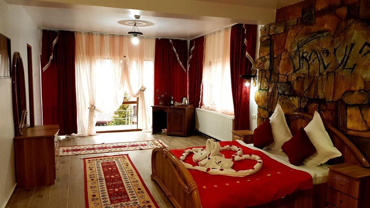 Pensiunea Dracula & Spa Căpăţîneni-Ungureni Dış mekan fotoğraf