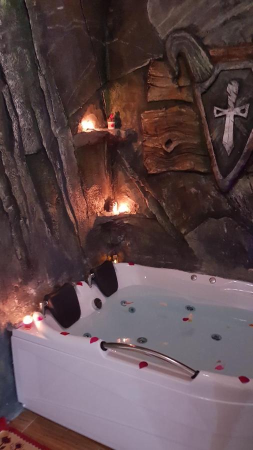 Pensiunea Dracula & Spa Căpăţîneni-Ungureni Dış mekan fotoğraf