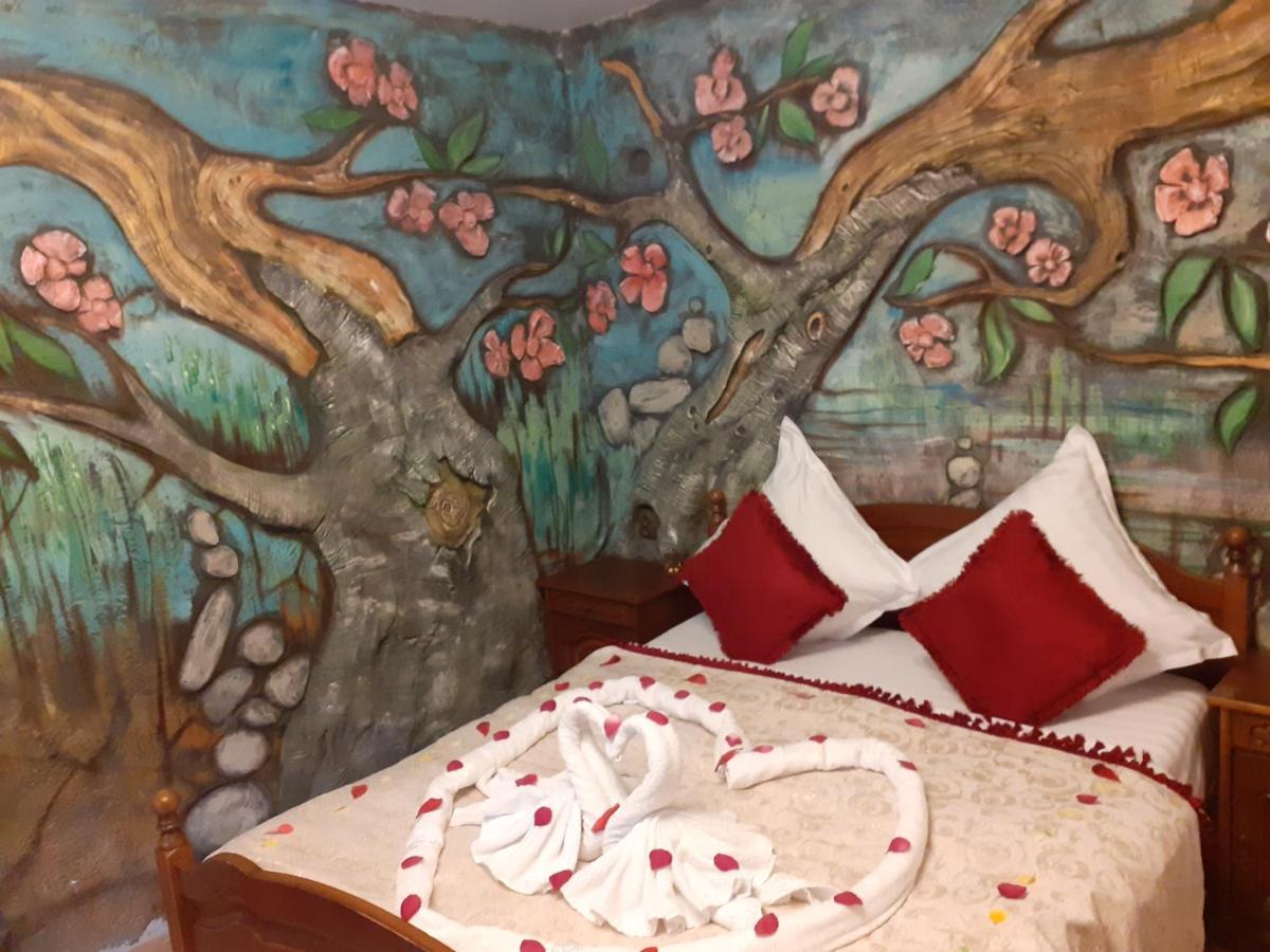 Pensiunea Dracula & Spa Căpăţîneni-Ungureni Dış mekan fotoğraf
