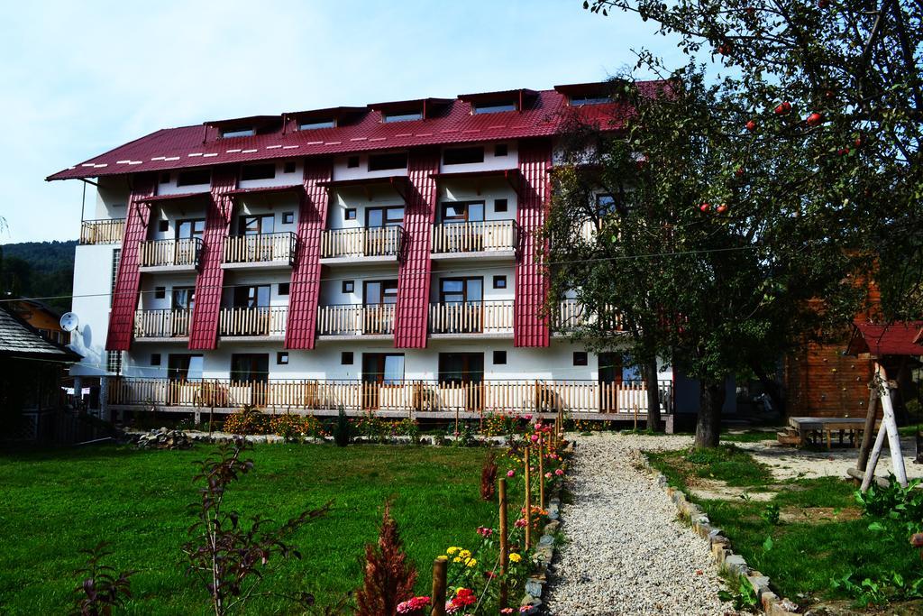 Pensiunea Dracula & Spa Căpăţîneni-Ungureni Dış mekan fotoğraf