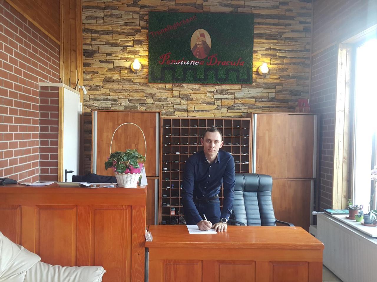 Pensiunea Dracula & Spa Căpăţîneni-Ungureni Dış mekan fotoğraf