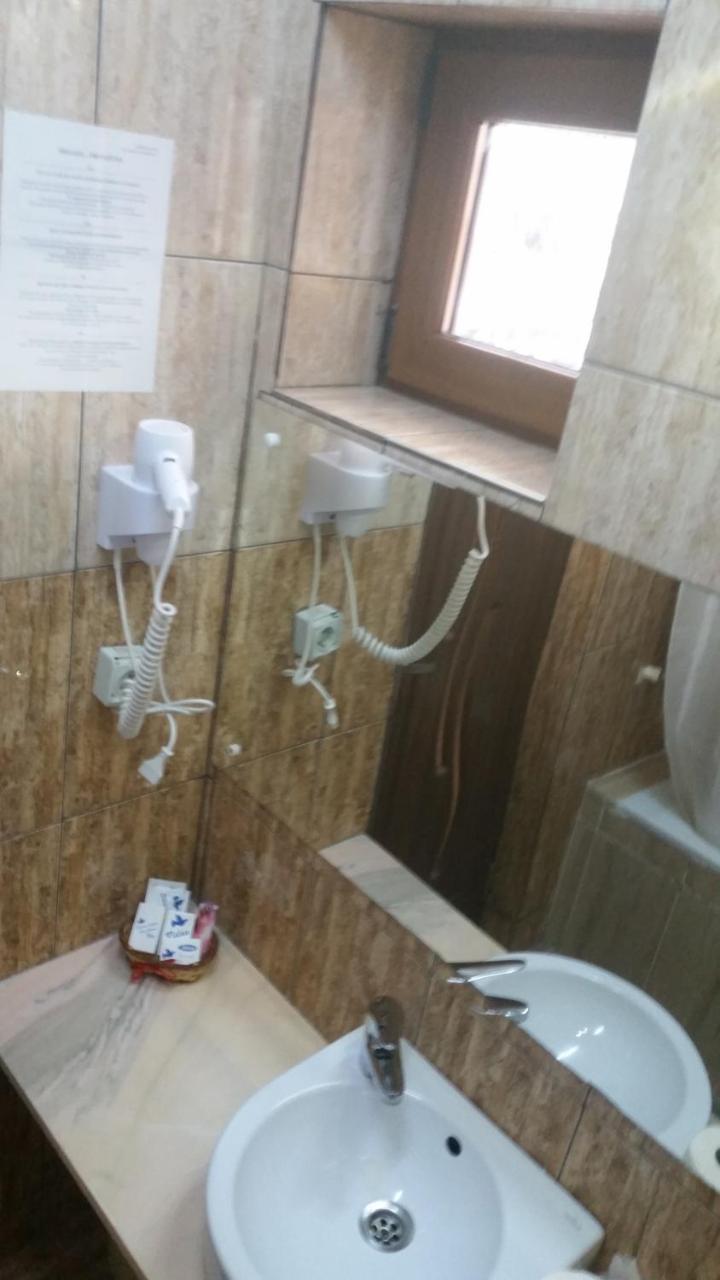Pensiunea Dracula & Spa Căpăţîneni-Ungureni Dış mekan fotoğraf